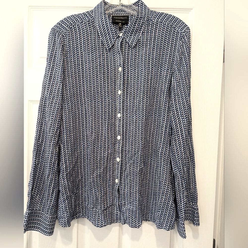 Foxcroft Shaped Fit Women's Size 14 White Button-Up Shirt Long Sleeve Rayon Top